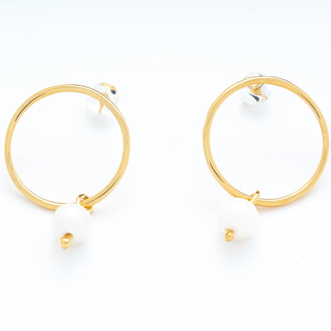 Circle Earrings with Pearl