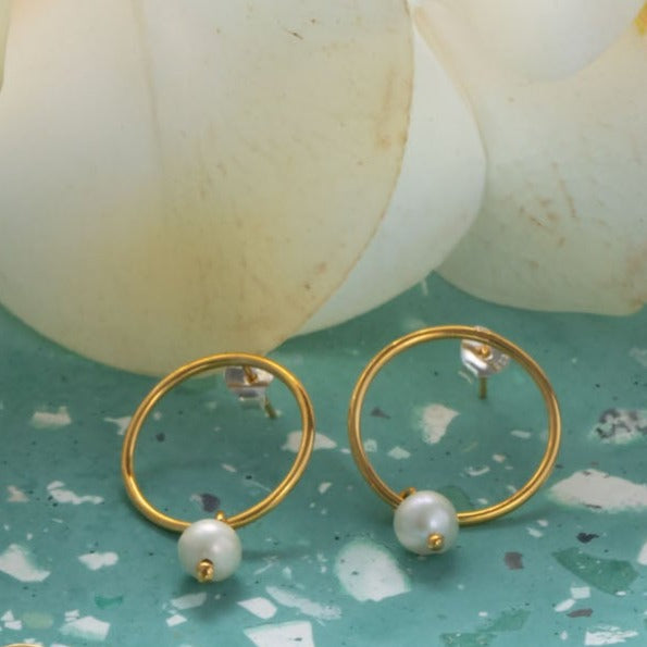 Circle Earrings with Pearl